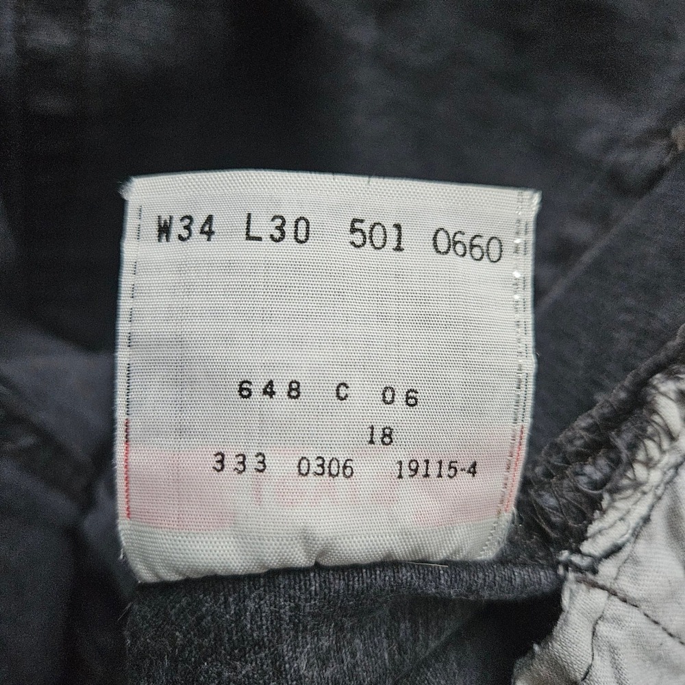 Vintage Levis 501 Mens Faded Black Straight Leg Denim Jeans 34x30 Button Fly - Picture 10 of 15
